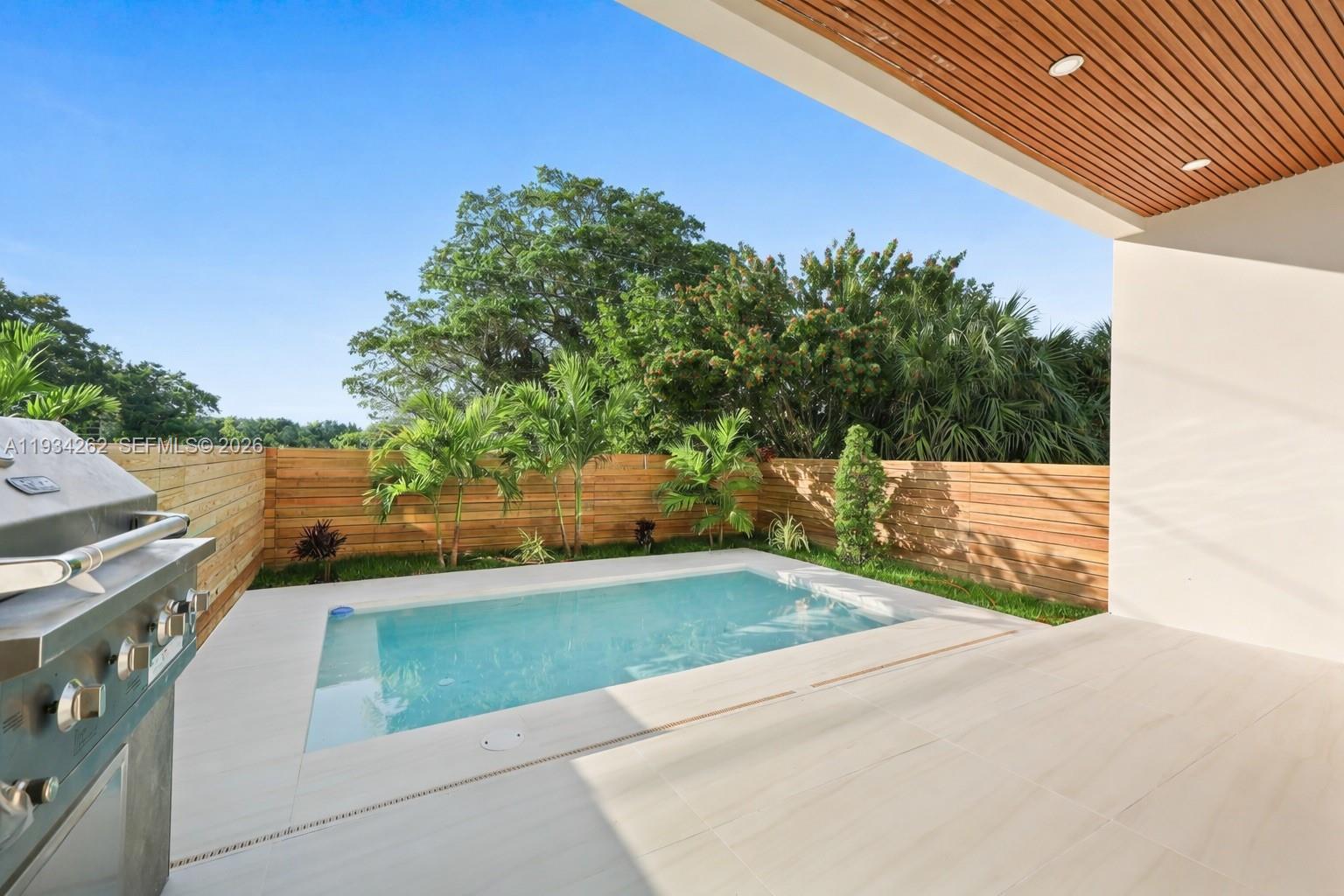   /  4992 sq. ft. $ 2025-12-22 0 foto