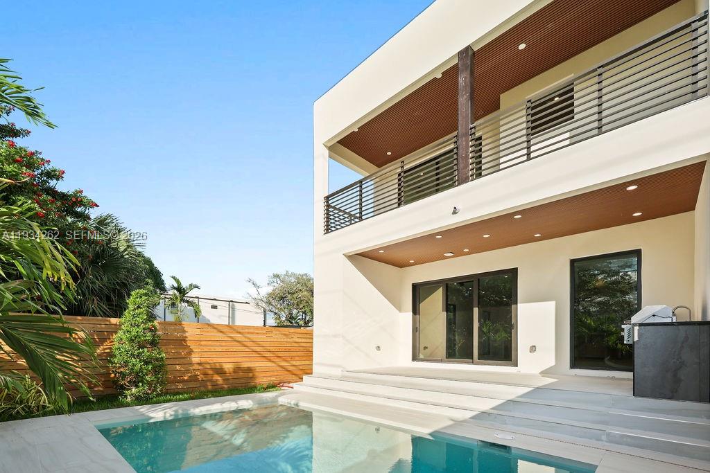   /  4992 sq. ft. $ 2025-12-22 0 foto