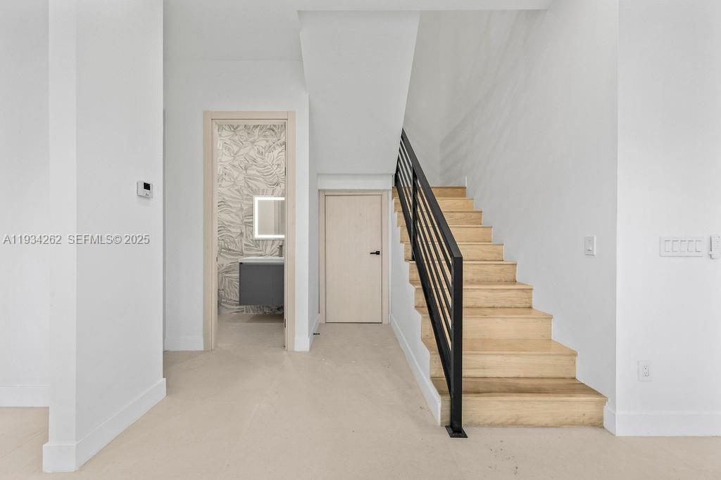   /  4992 sq. ft. $ 2025-12-22 0 foto