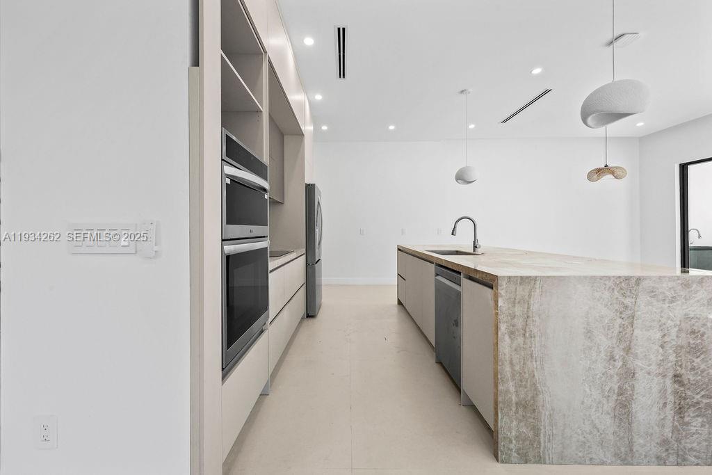   /  4992 sq. ft. $ 2025-12-22 0 foto