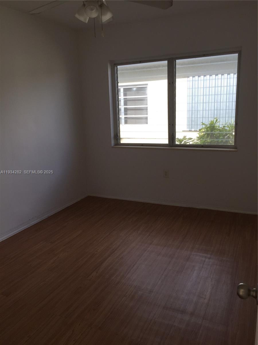 10  /   sq. ft. $ 2025-12-22 0 foto