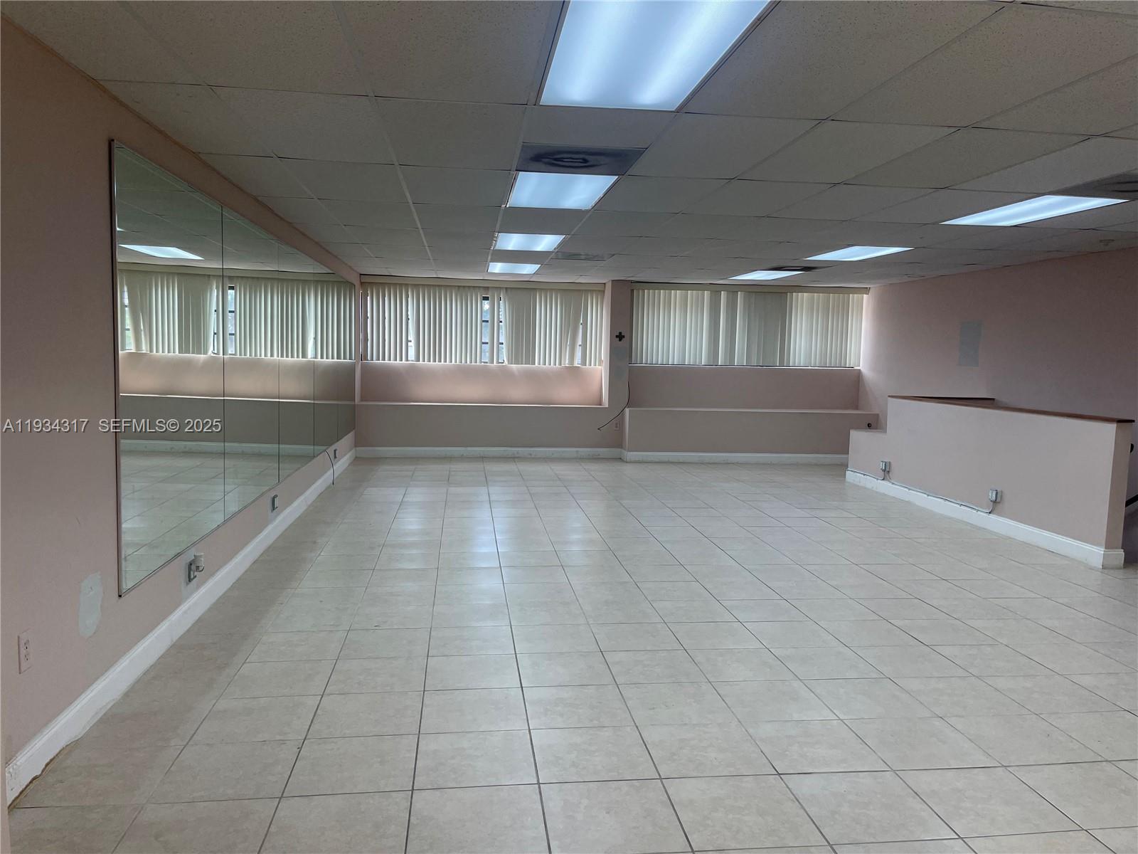 1H  /   sq. ft. $ 2026-02-04 0 foto