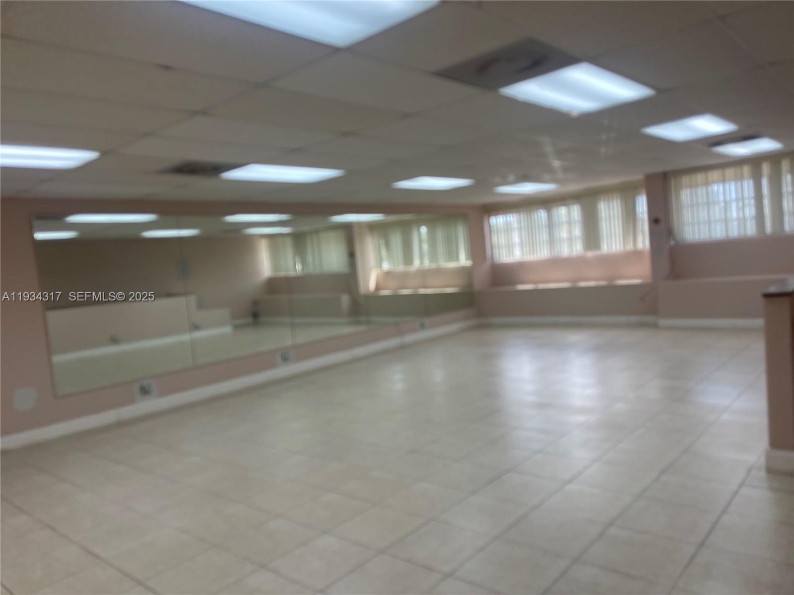 1H  /   sq. ft. $ 2026-02-04 0 foto