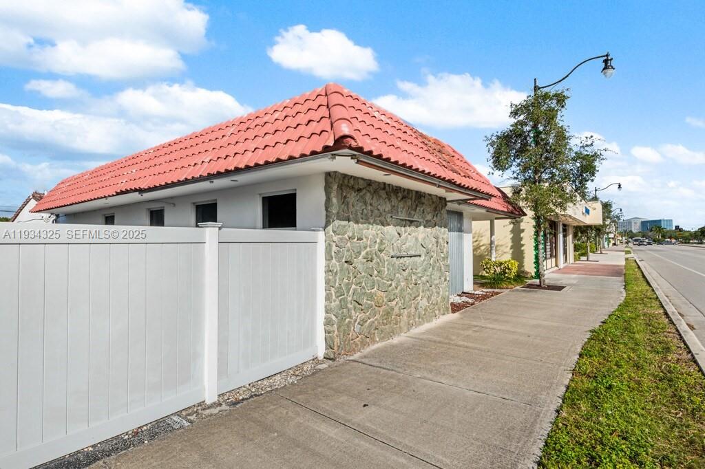   /   кв.футов $ 2025-12-22 0 Фото