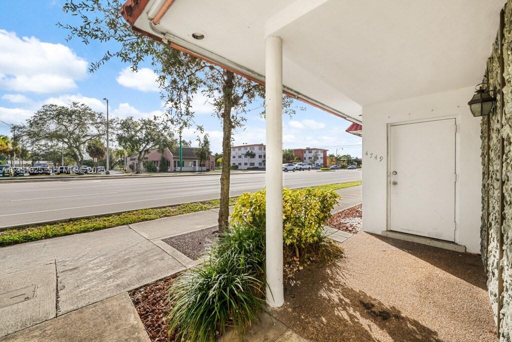   /   кв.футов $ 2025-12-22 0 Фото