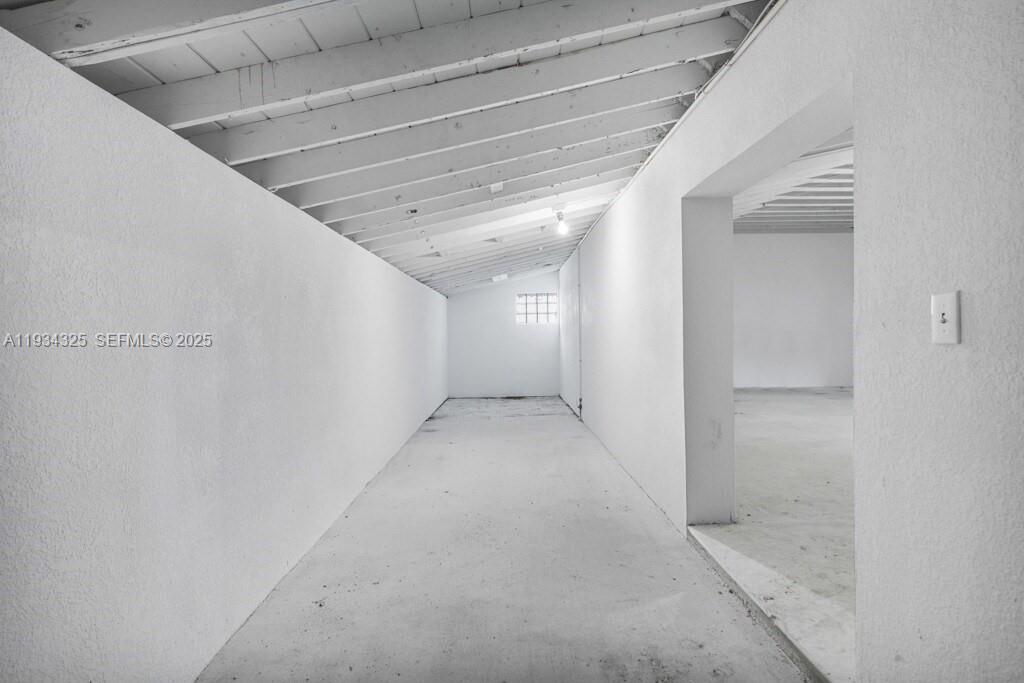   /   кв.футов $ 2025-12-22 0 Фото