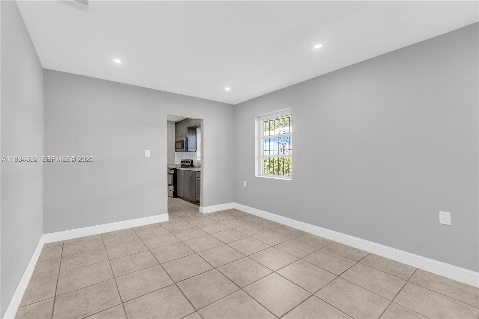  /  1500 sq. ft. $ 2025-12-22 0 Photo