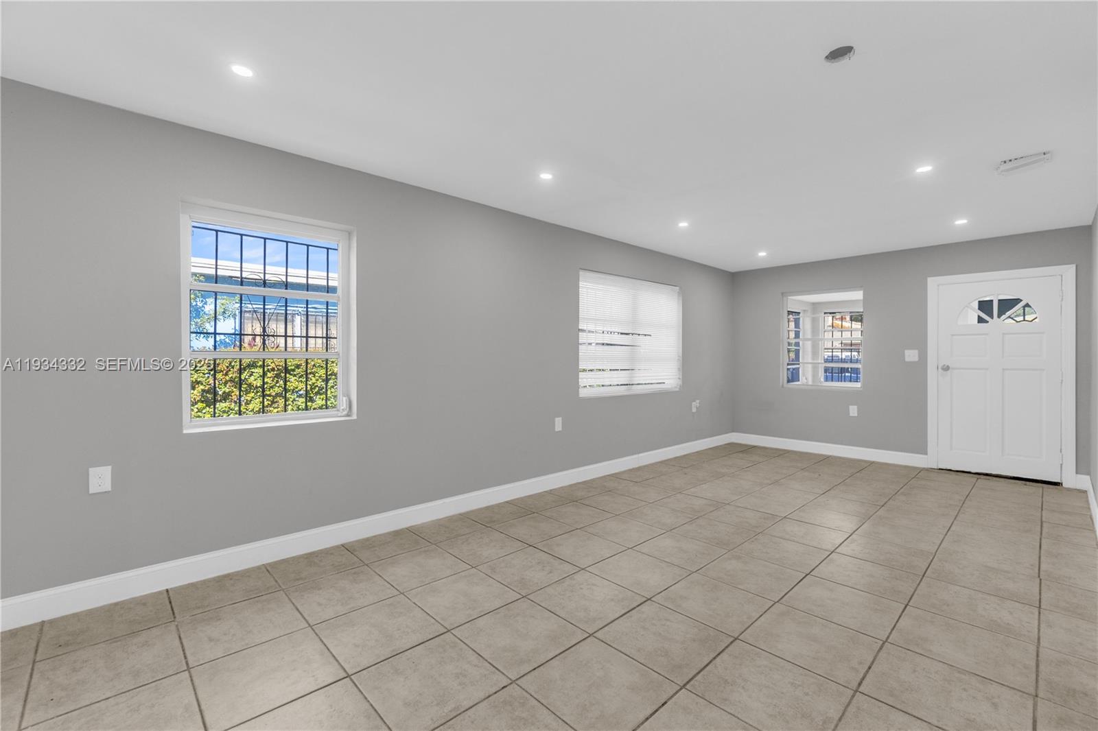   /  1500 sq. ft. $ 2025-12-22 0 Photo