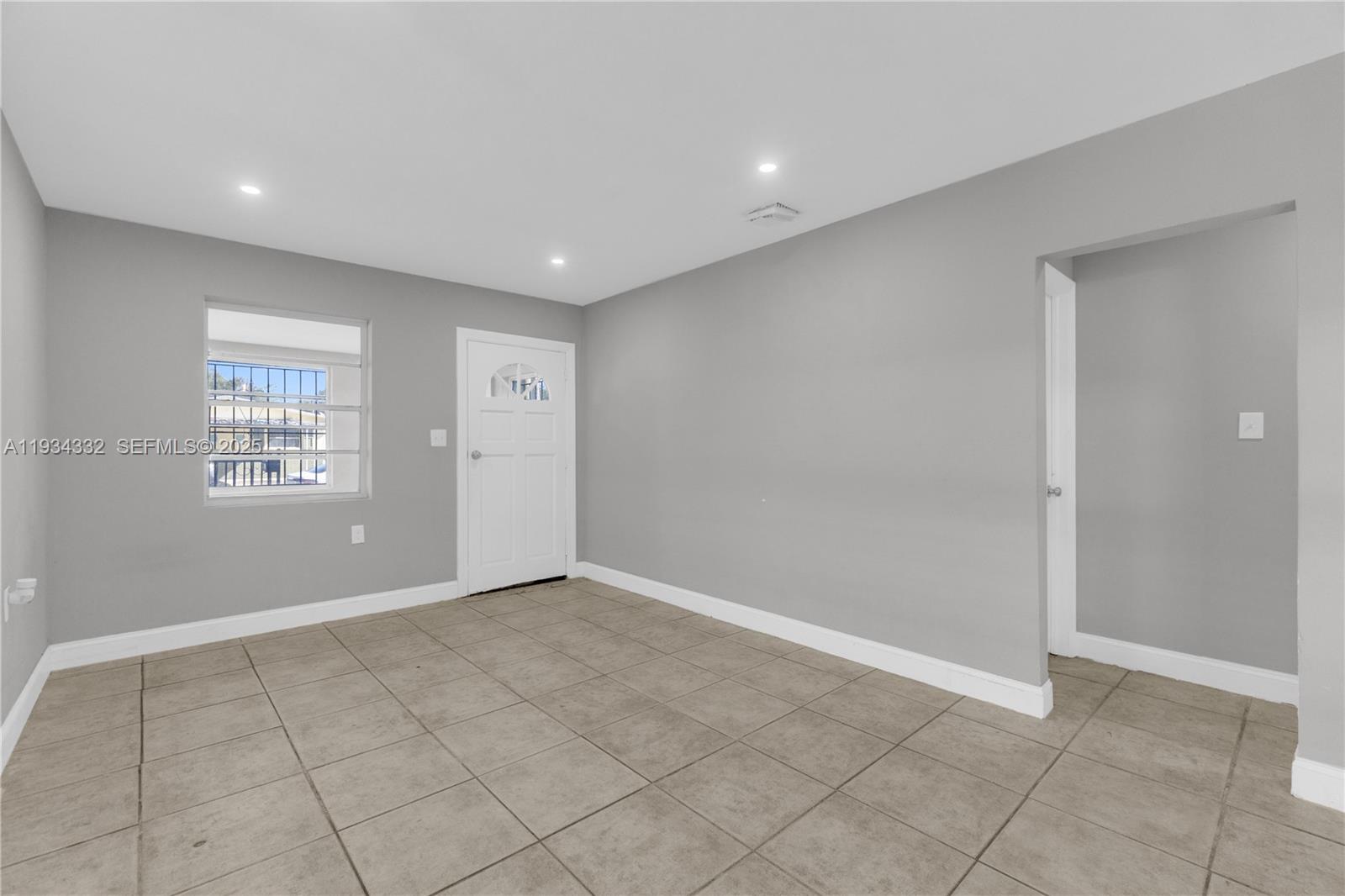   /  1500 sq. ft. $ 2025-12-22 0 Photo