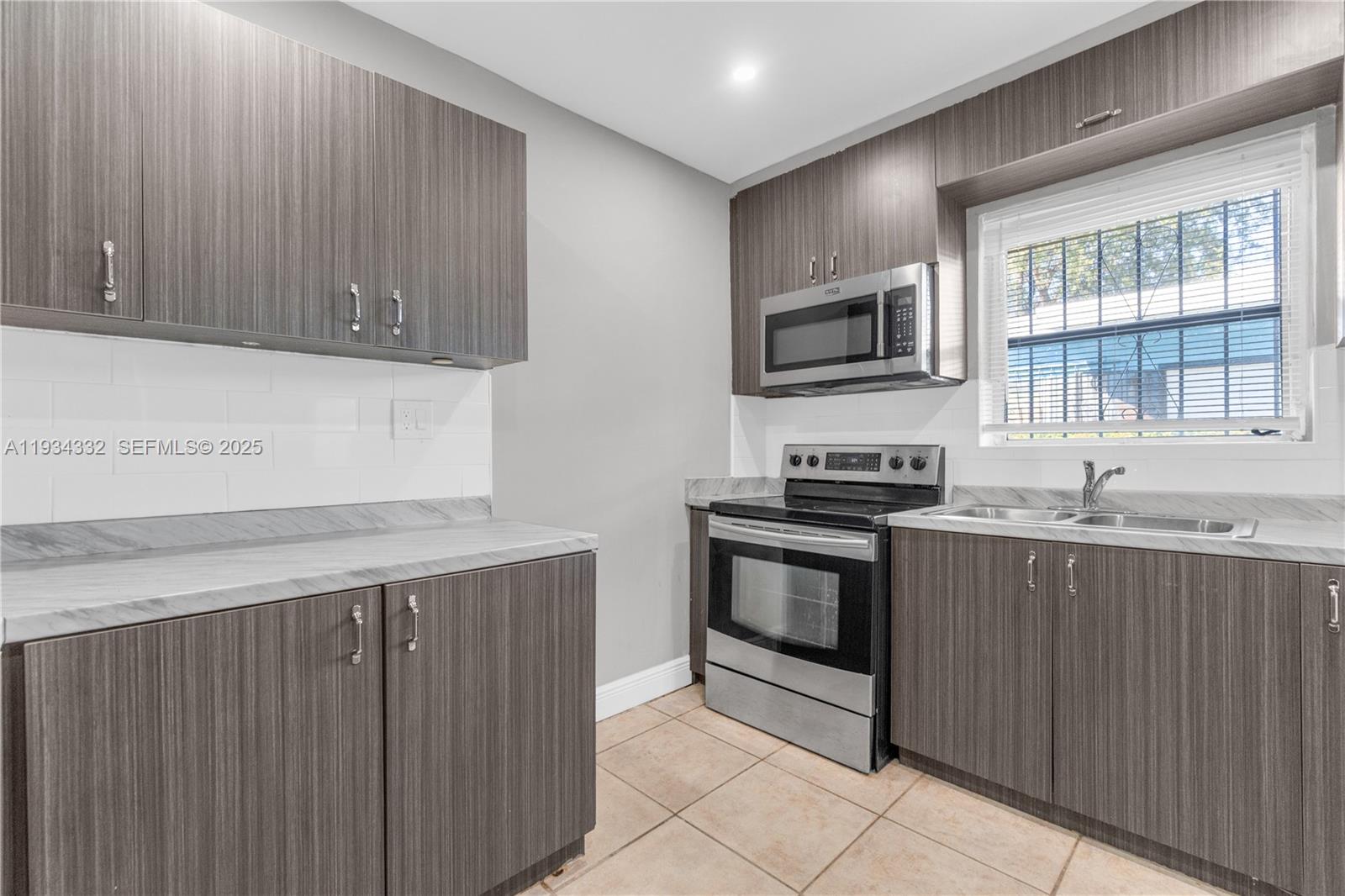   /  1500 sq. ft. $ 2025-12-22 0 Photo