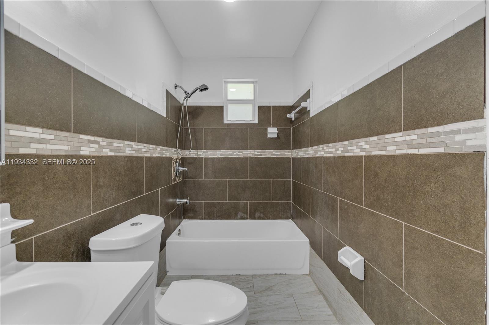   /  1500 sq. ft. $ 2025-12-22 0 Photo