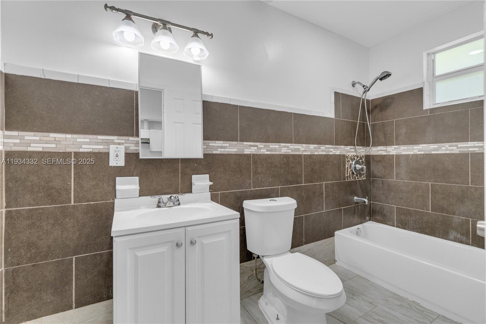   /  1500 sq. ft. $ 2025-12-22 0 Photo