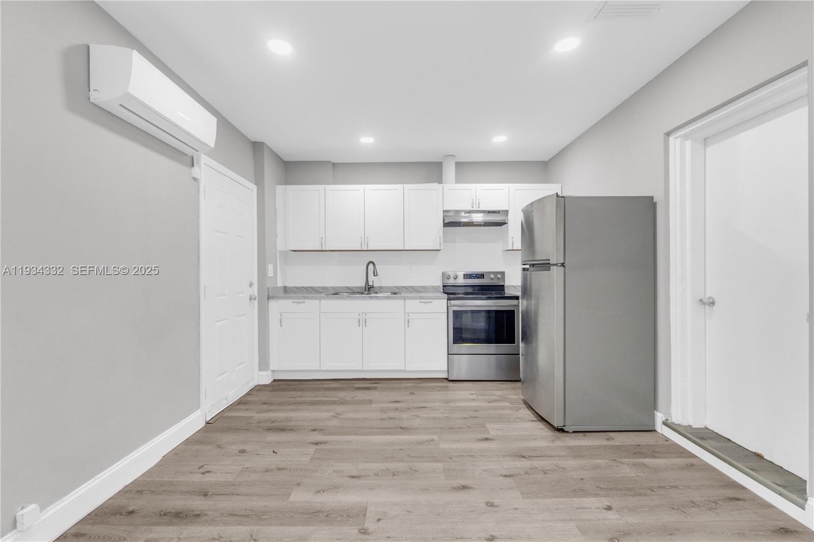   /  1500 sq. ft. $ 2025-12-22 0 Photo