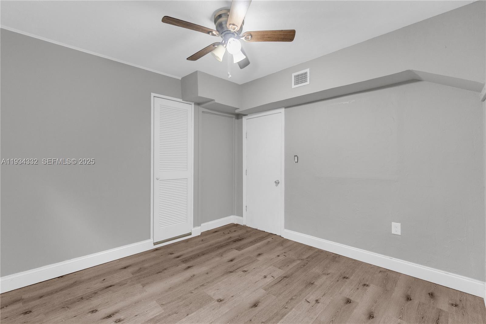   /  1500 sq. ft. $ 2025-12-22 0 Photo