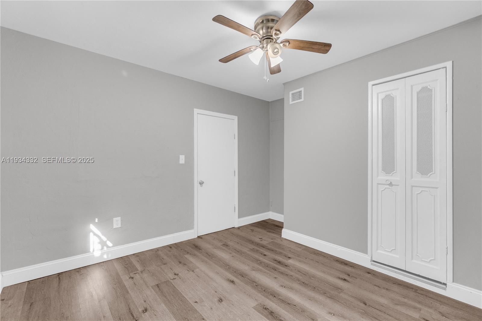   /  1500 sq. ft. $ 2025-12-22 0 Photo