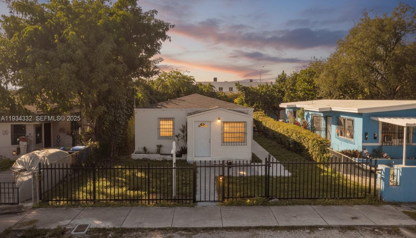   /  1500 sq. ft. $ 2025-12-22 0 Photo