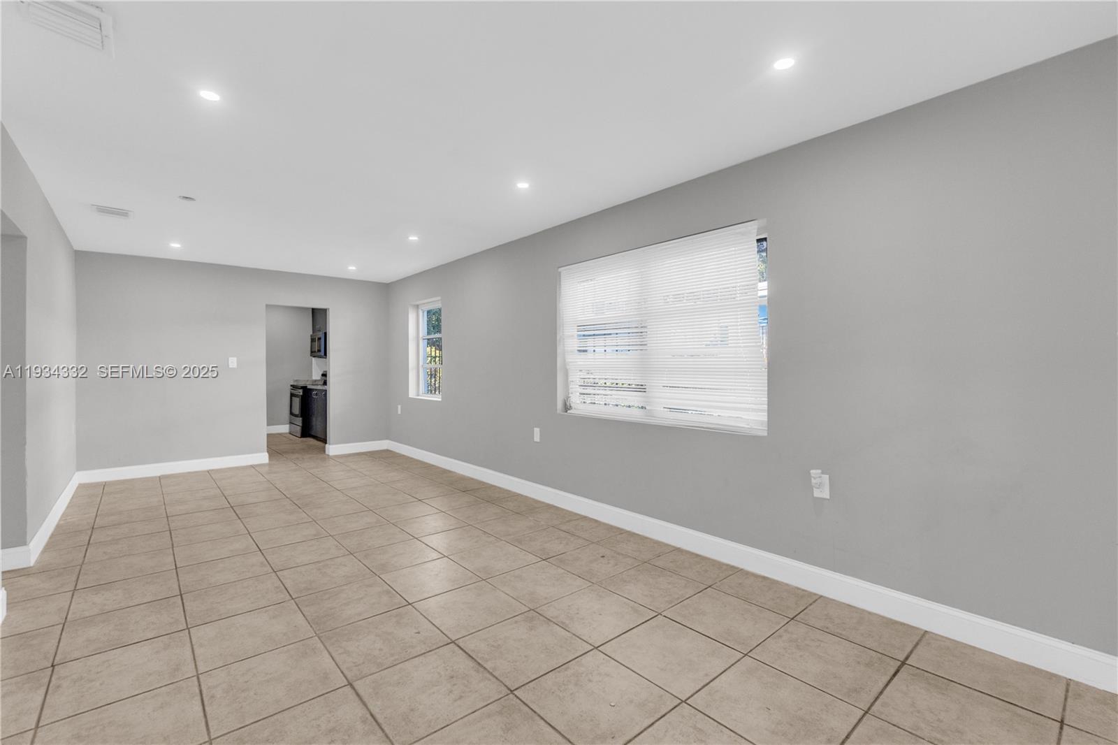   /  1500 sq. ft. $ 2025-12-22 0 Photo