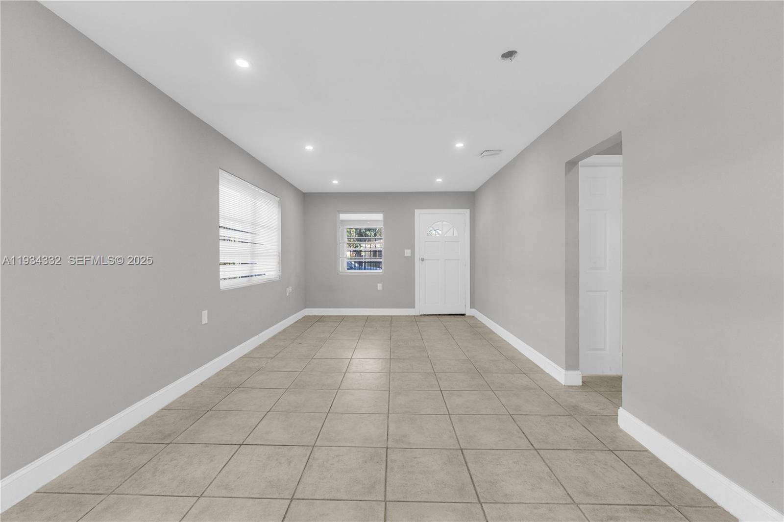   /  1500 sq. ft. $ 2025-12-22 0 Photo