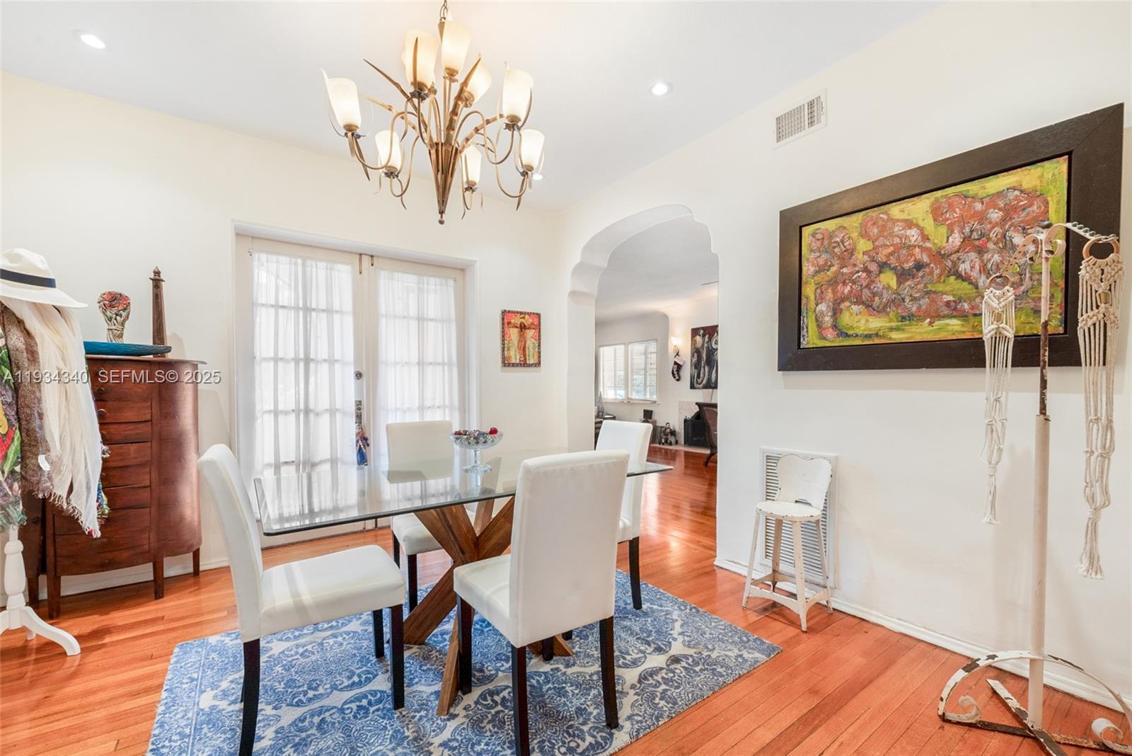   /  4946 sq. ft. $ 2025-12-22 0 foto