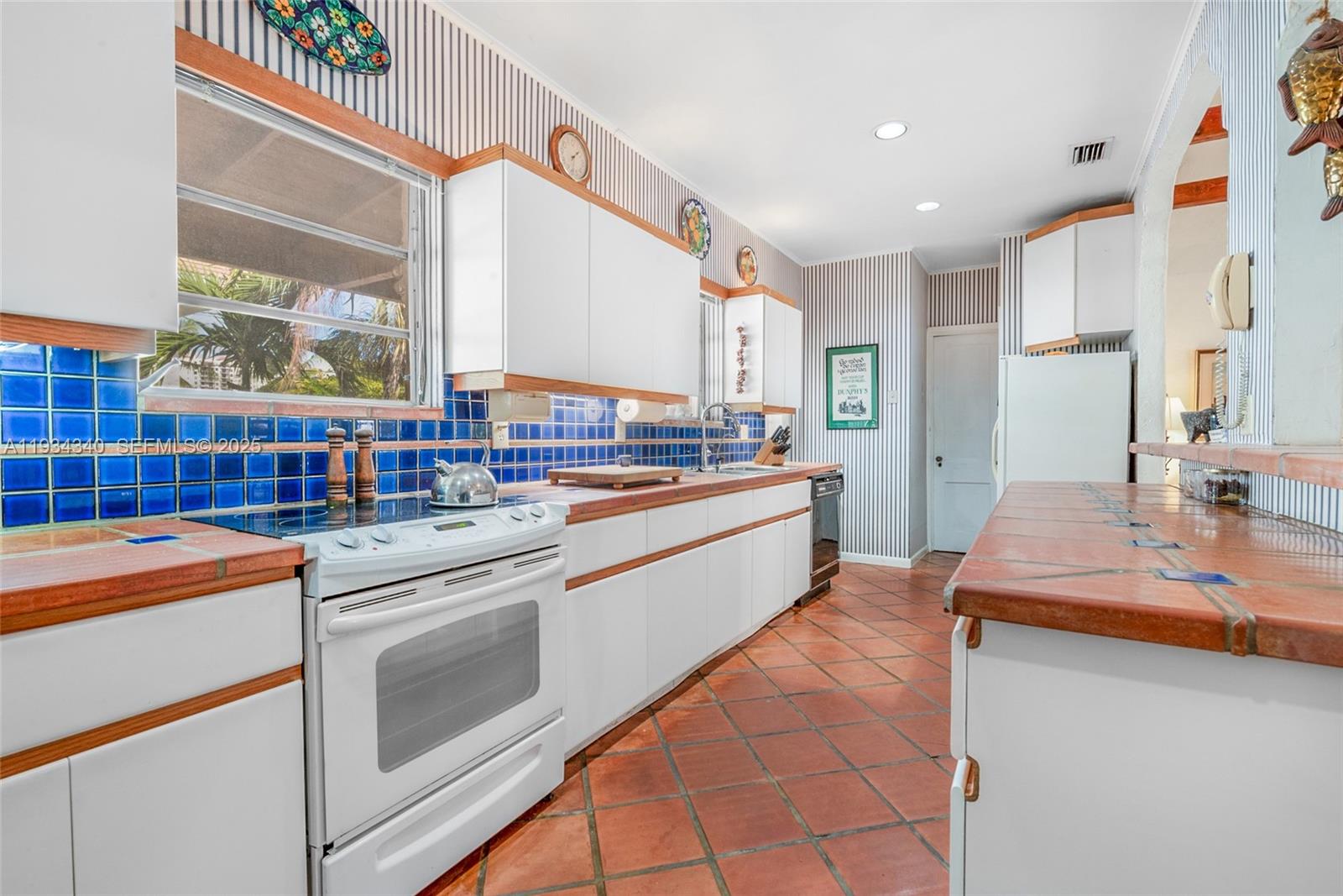   /  4946 sq. ft. $ 2025-12-22 0 foto