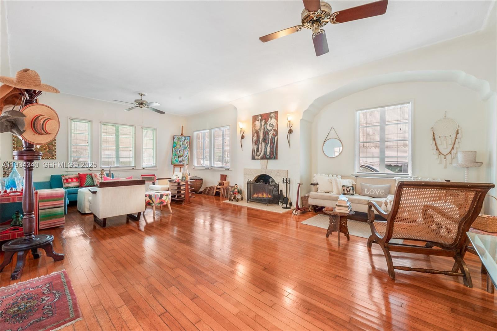   /  4946 sq. ft. $ 2025-12-22 0 foto