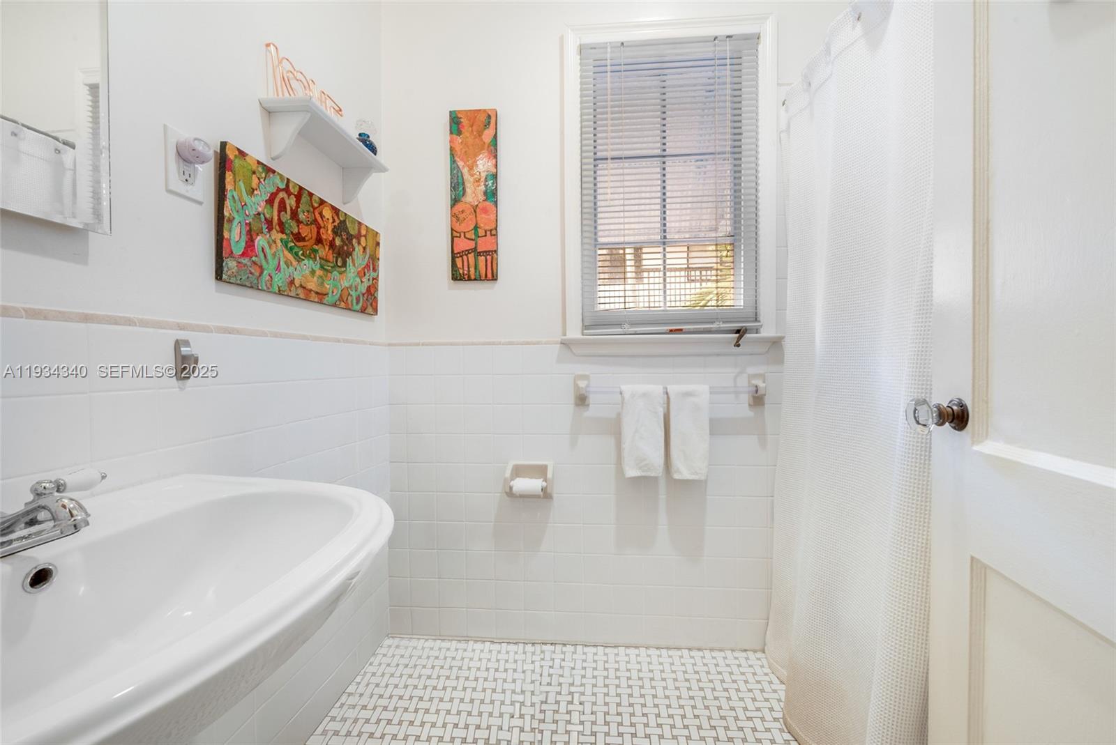   /  4946 sq. ft. $ 2025-12-22 0 foto