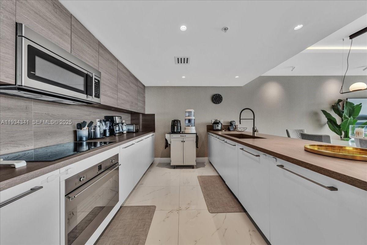 Photo of 400 Sunny Isles Blvd  #718, Sunny Isles Beach, Florida, 33160 - 