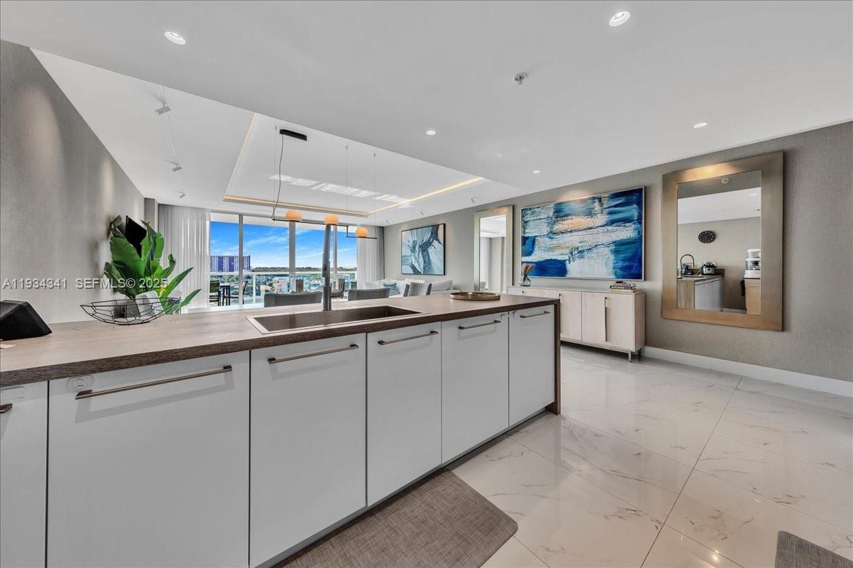 Photo of 400 Sunny Isles Blvd  #718, Sunny Isles Beach, Florida, 33160 - 