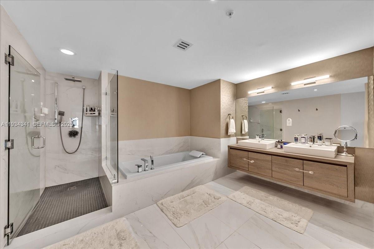 Photo of 400 Sunny Isles Blvd  #718, Sunny Isles Beach, Florida, 33160 - 