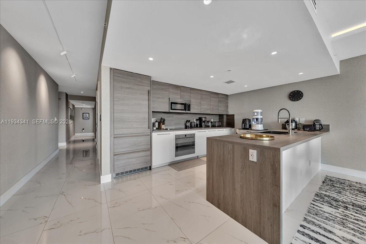 Photo of 400 Sunny Isles Blvd  #718, Sunny Isles Beach, Florida, 33160 - 