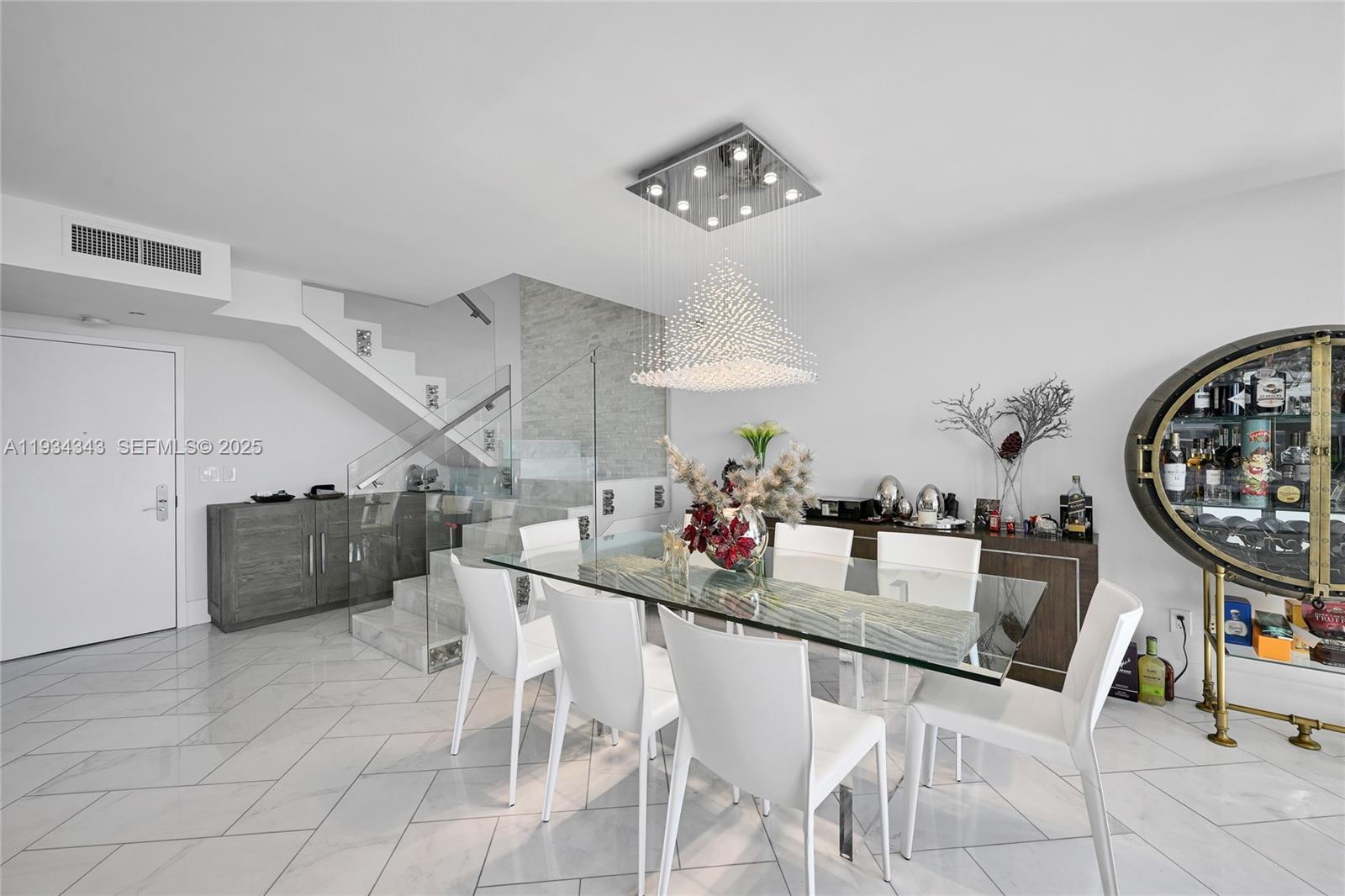 PH4405 3 / 3 2200 sq. ft. $ 2025-12-22 0 foto