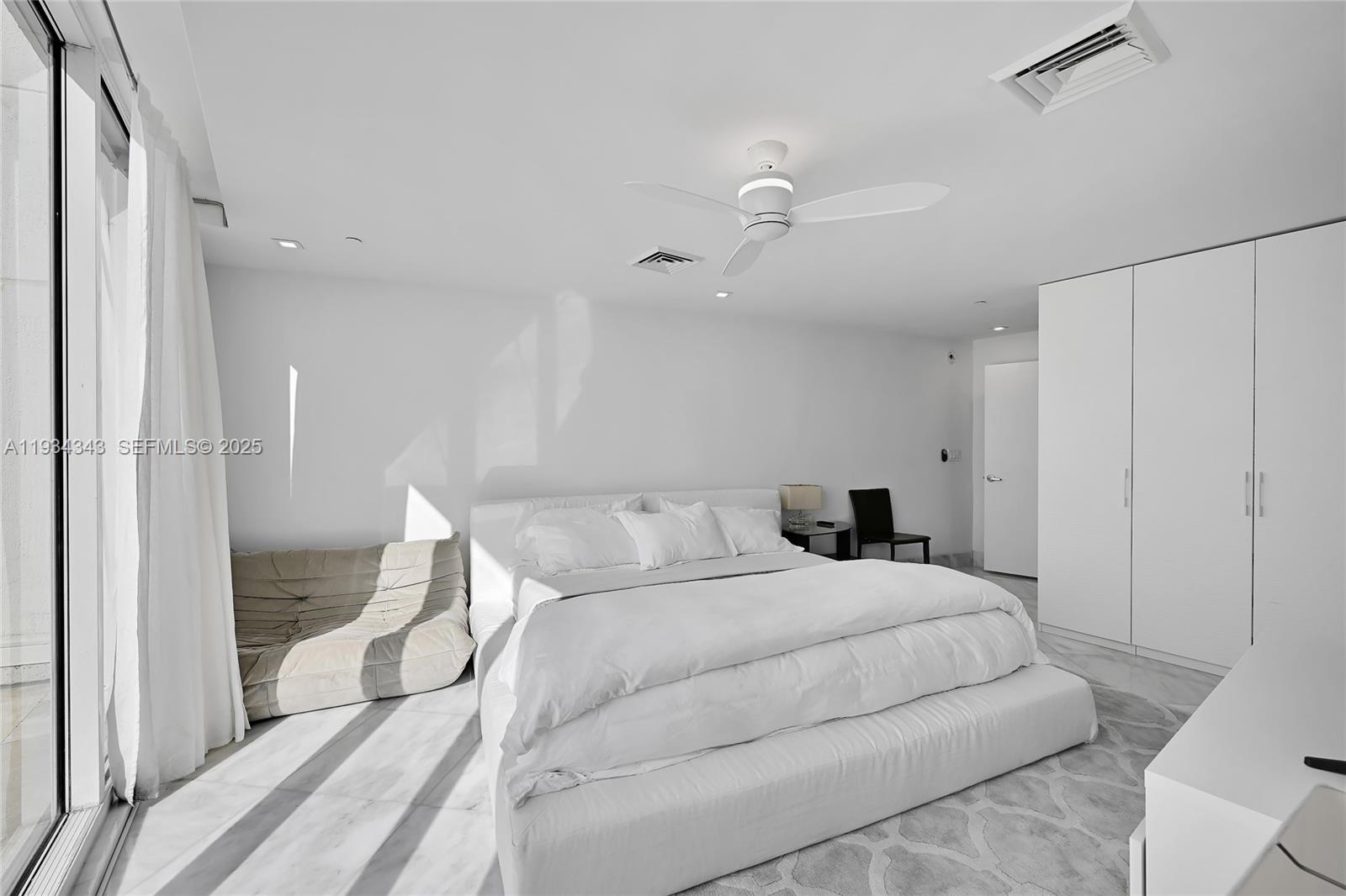 PH4405 3 / 3 2200 sq. ft. $ 2025-12-22 0 foto
