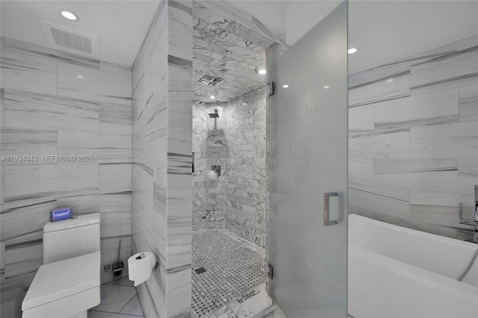 PH4405 3 / 3 2200 sq. ft. $ 2025-12-22 0 foto