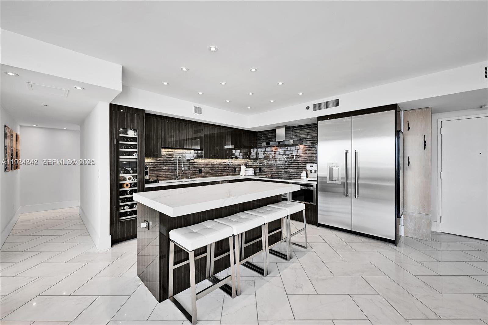 PH4405 3 / 3 2200 sq. ft. $ 2025-12-22 0 foto