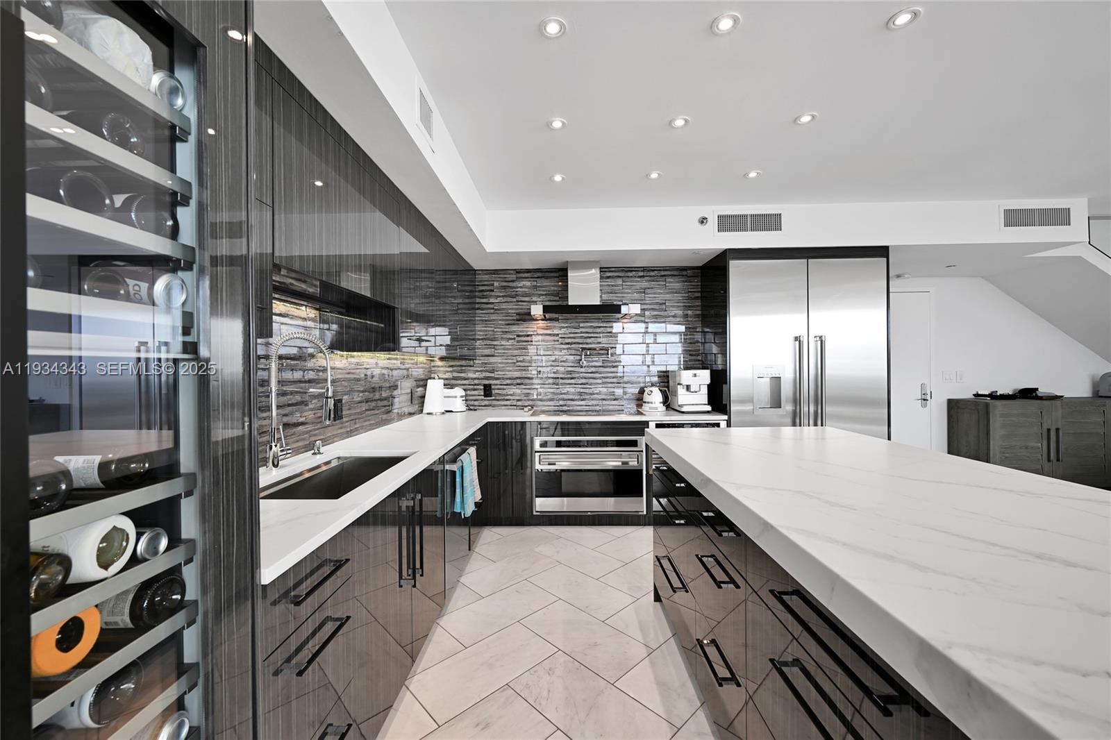 PH4405 3 / 3 2200 sq. ft. $ 2025-12-22 0 foto