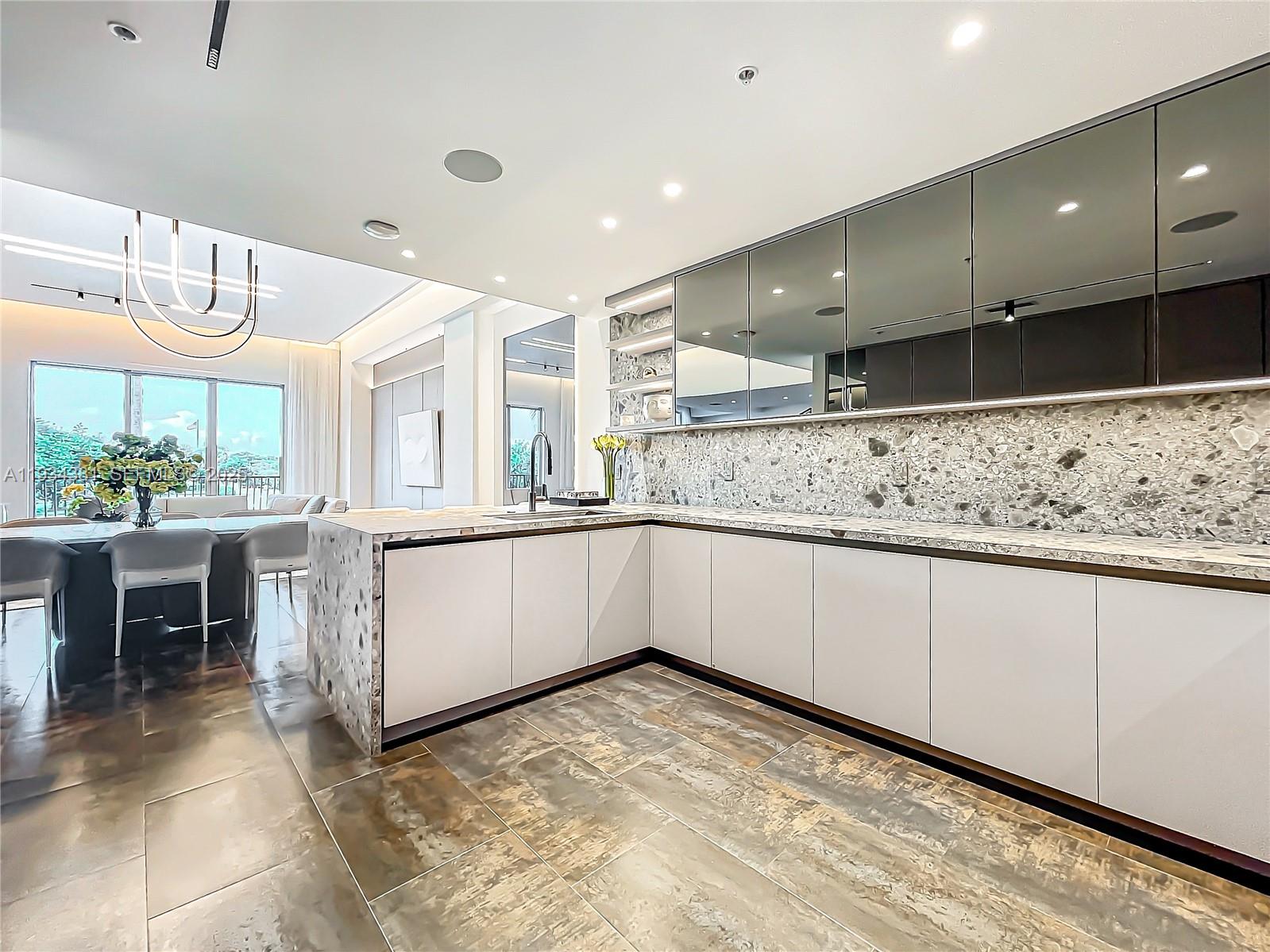 Photo of 3501 Ocean Dr  #V5, Hollywood, Florida, 33019 - 