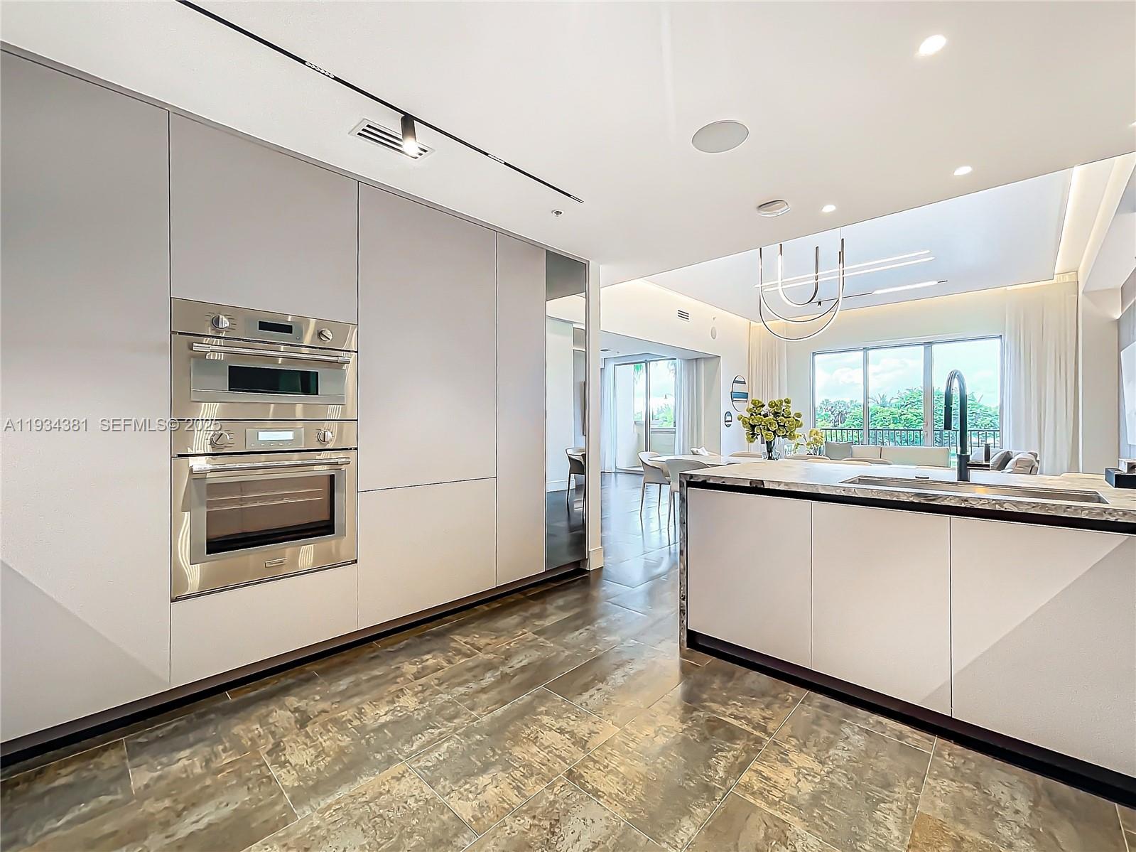 Photo of 3501 Ocean Dr  #V5, Hollywood, Florida, 33019 - 