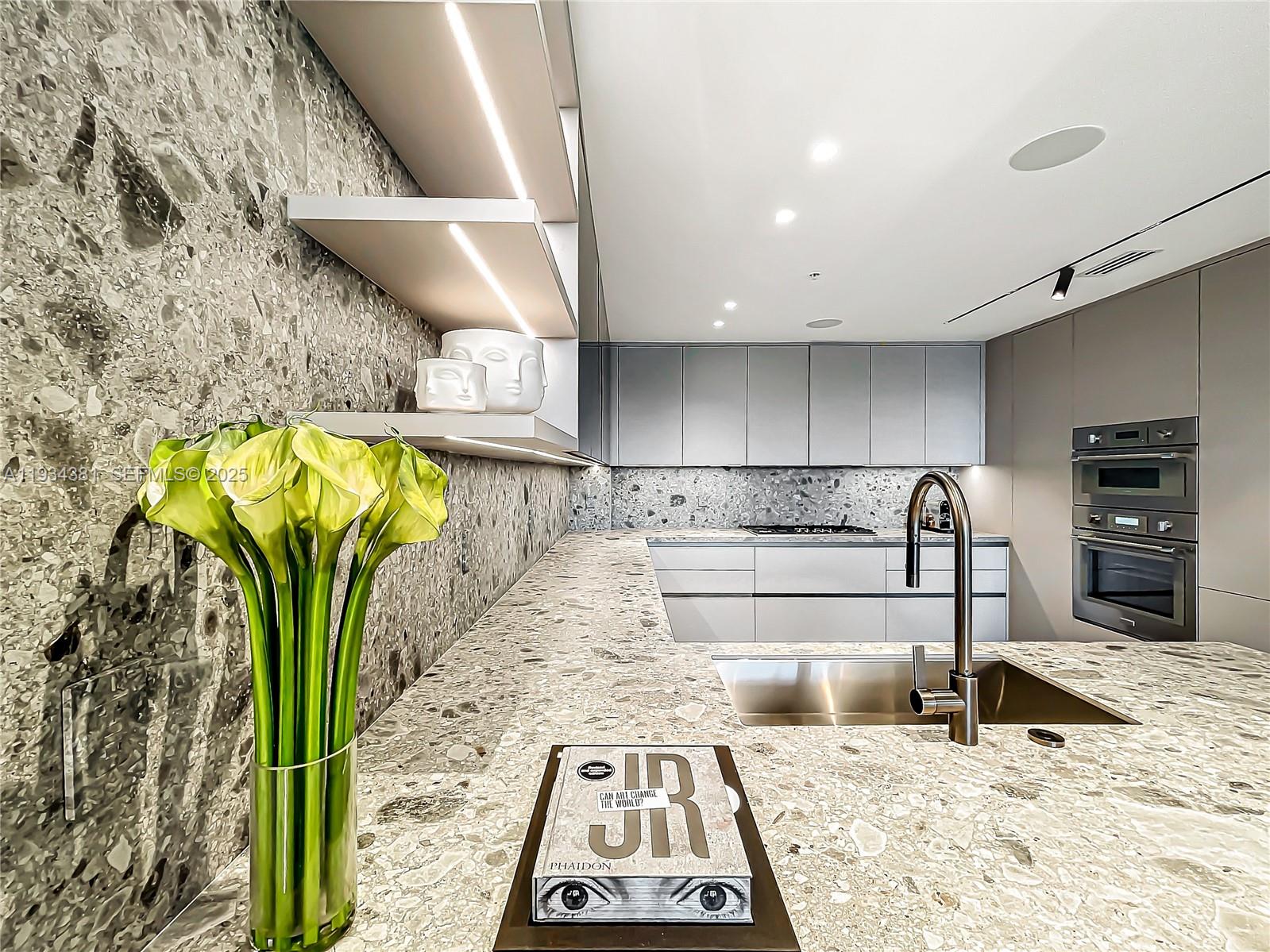 Photo of 3501 Ocean Dr  #V5, Hollywood, Florida, 33019 - 