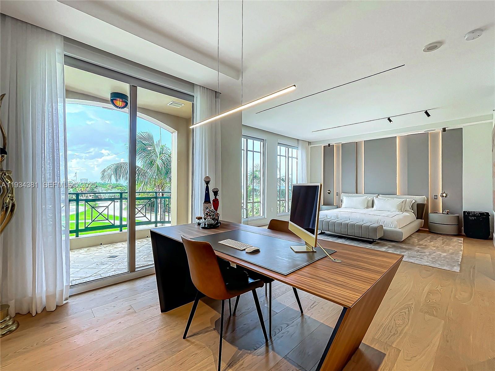 Photo of 3501 Ocean Dr  #V5, Hollywood, Florida, 33019 - 