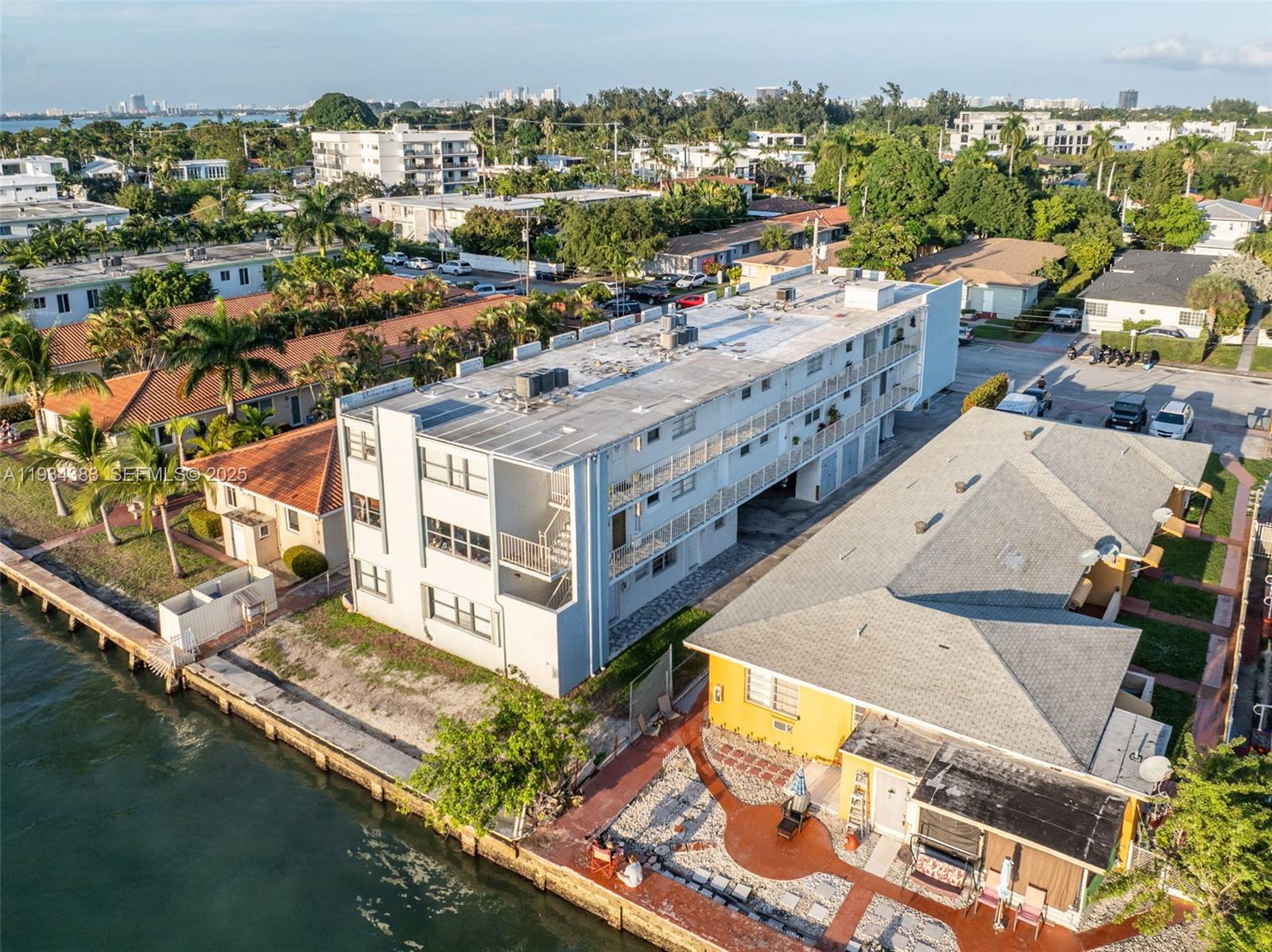   /   sq. ft. $ 2025-12-22 0 Photo