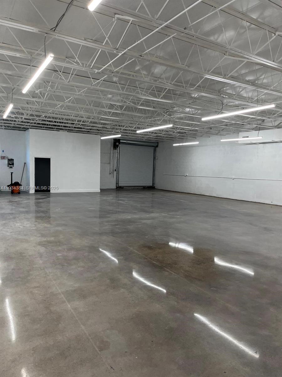   /   sq. ft. $ 2025-12-22 0 Photo