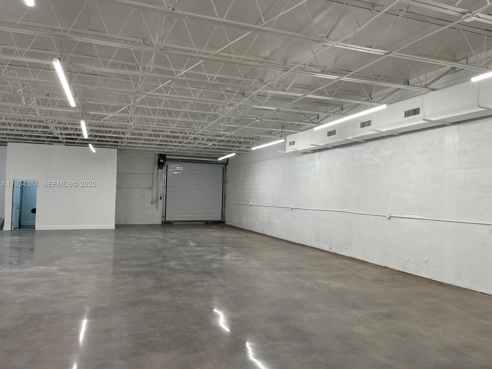   /   sq. ft. $ 2025-12-22 0 Photo