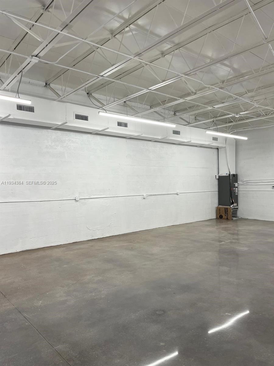   /   sq. ft. $ 2025-12-22 0 Photo