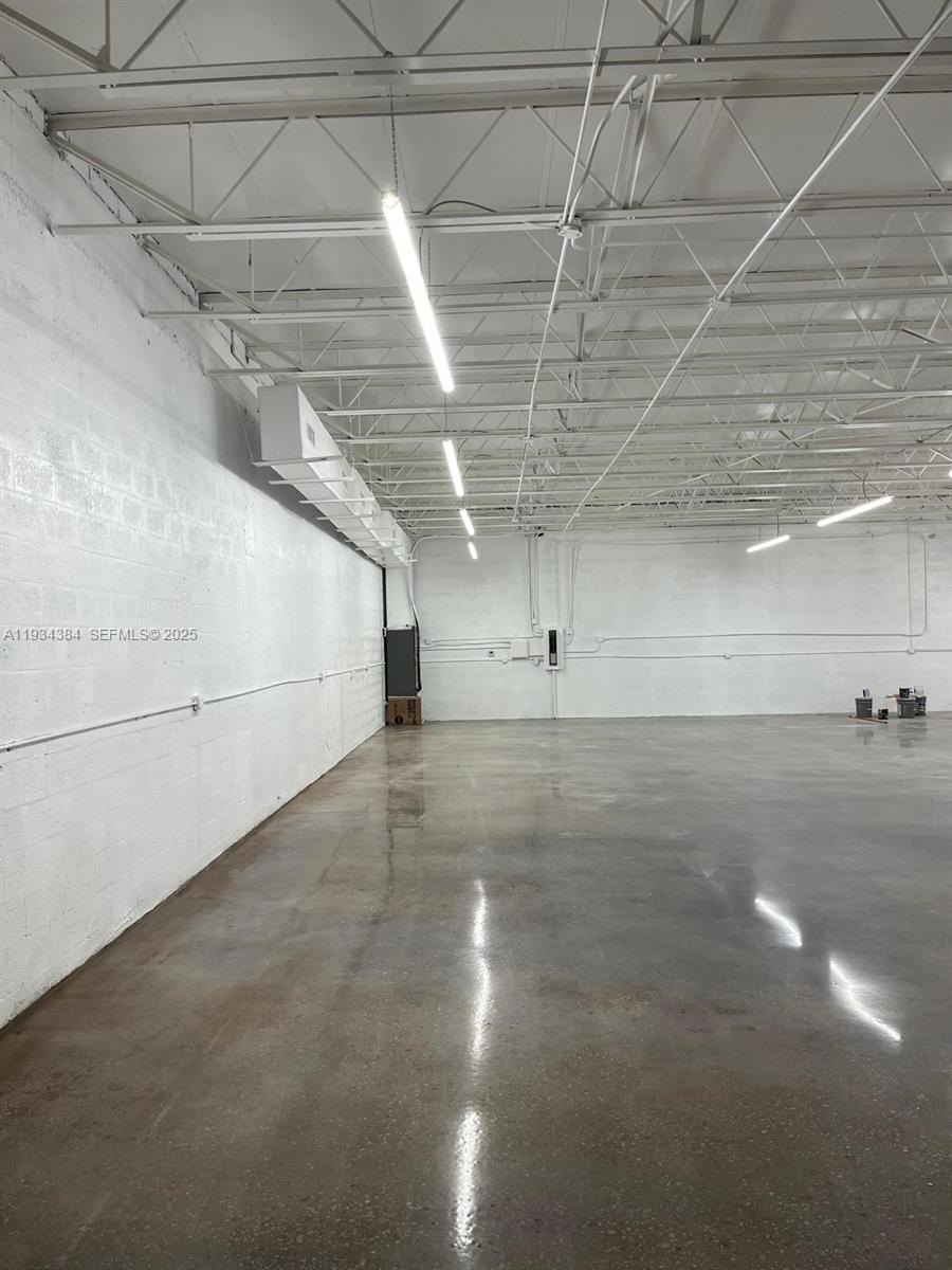   /   sq. ft. $ 2025-12-22 0 Photo