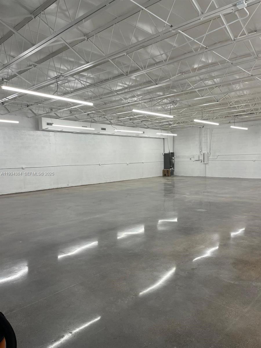   /   sq. ft. $ 2025-12-22 0 Photo