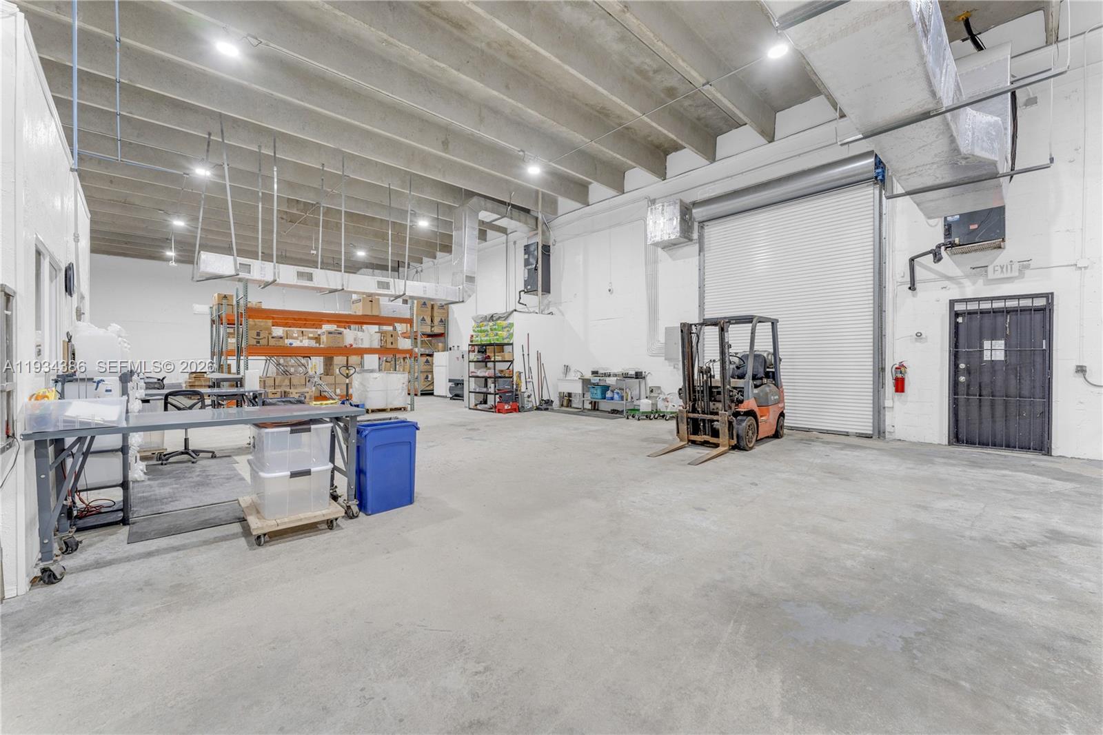 Подробнее / кв.футов $ 2025-12-22 0 Фото