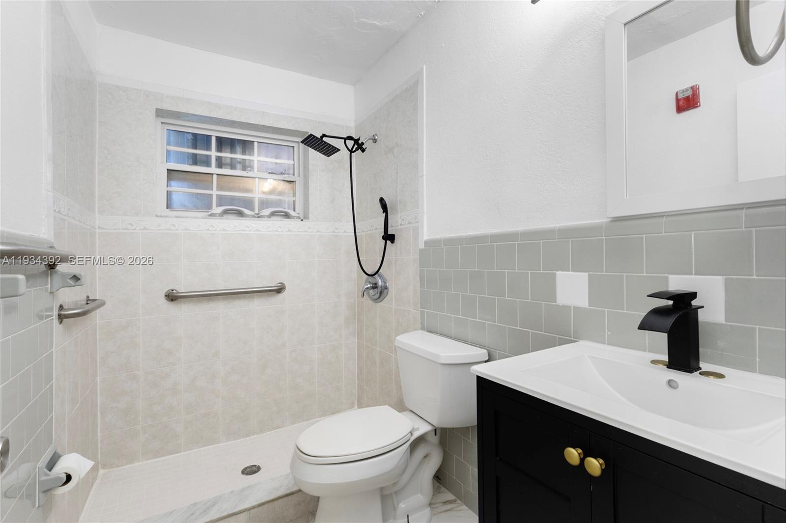   /   sq. ft. $ 2025-12-22 0 Photo