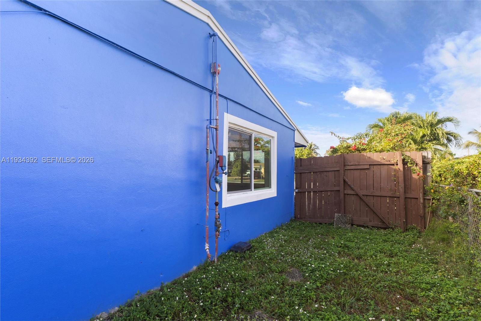   /   sq. ft. $ 2025-12-22 0 Photo