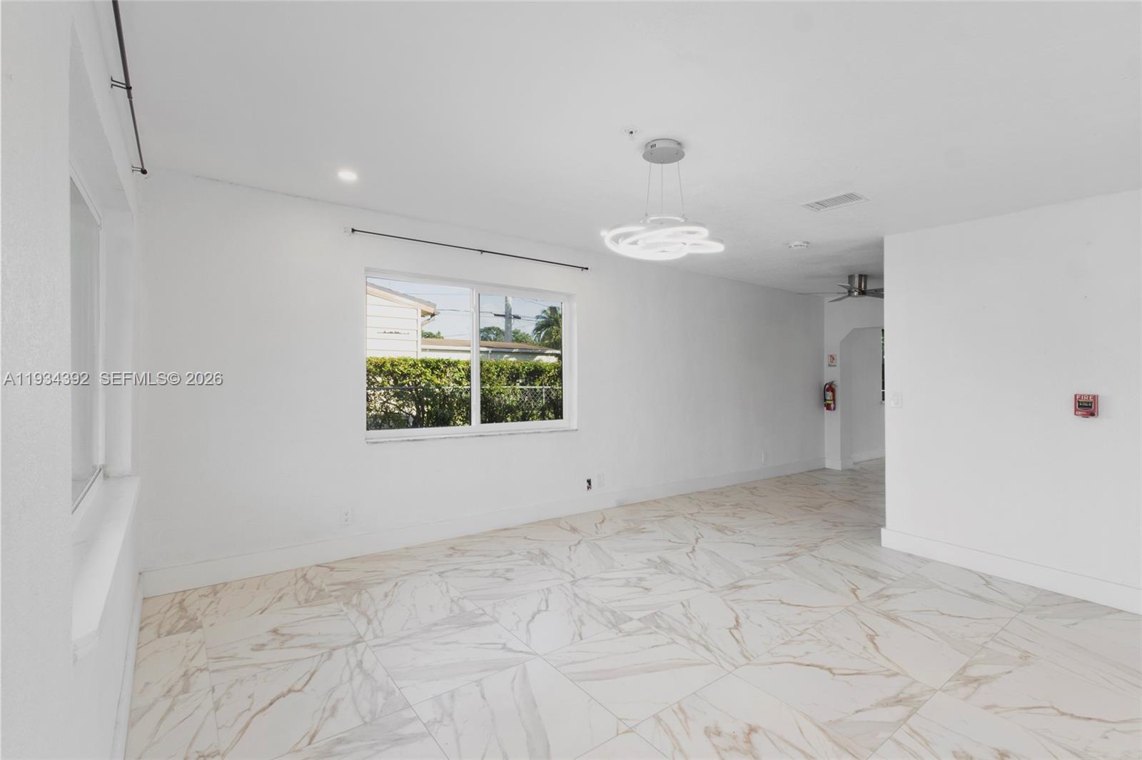   /   sq. ft. $ 2025-12-22 0 Photo