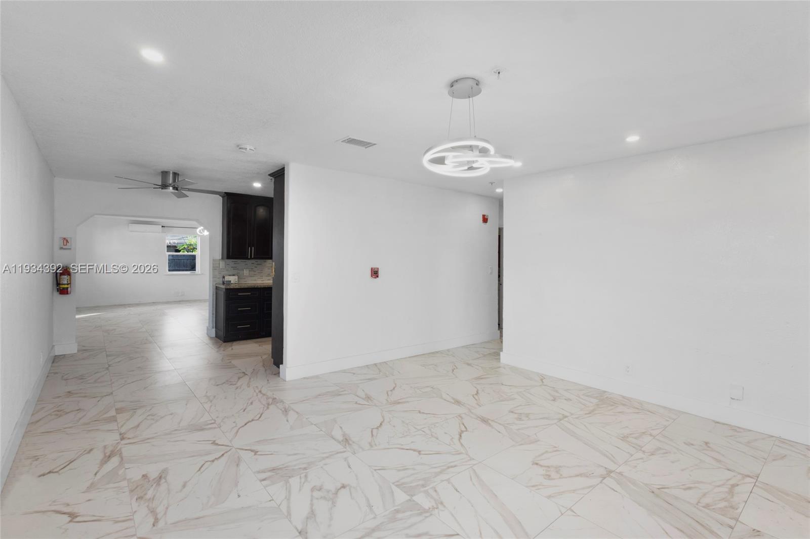   /   sq. ft. $ 2025-12-22 0 Photo